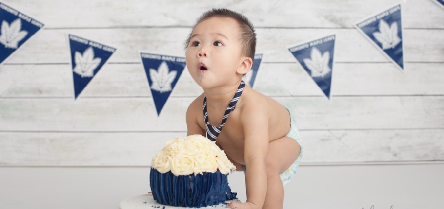 A Toronto Maple Leafs Themed Birthday – Cake Smash, North York, Toronto