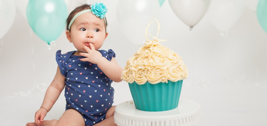 Baby Girl Balloon Cake Smash Photography – North York, Toronto